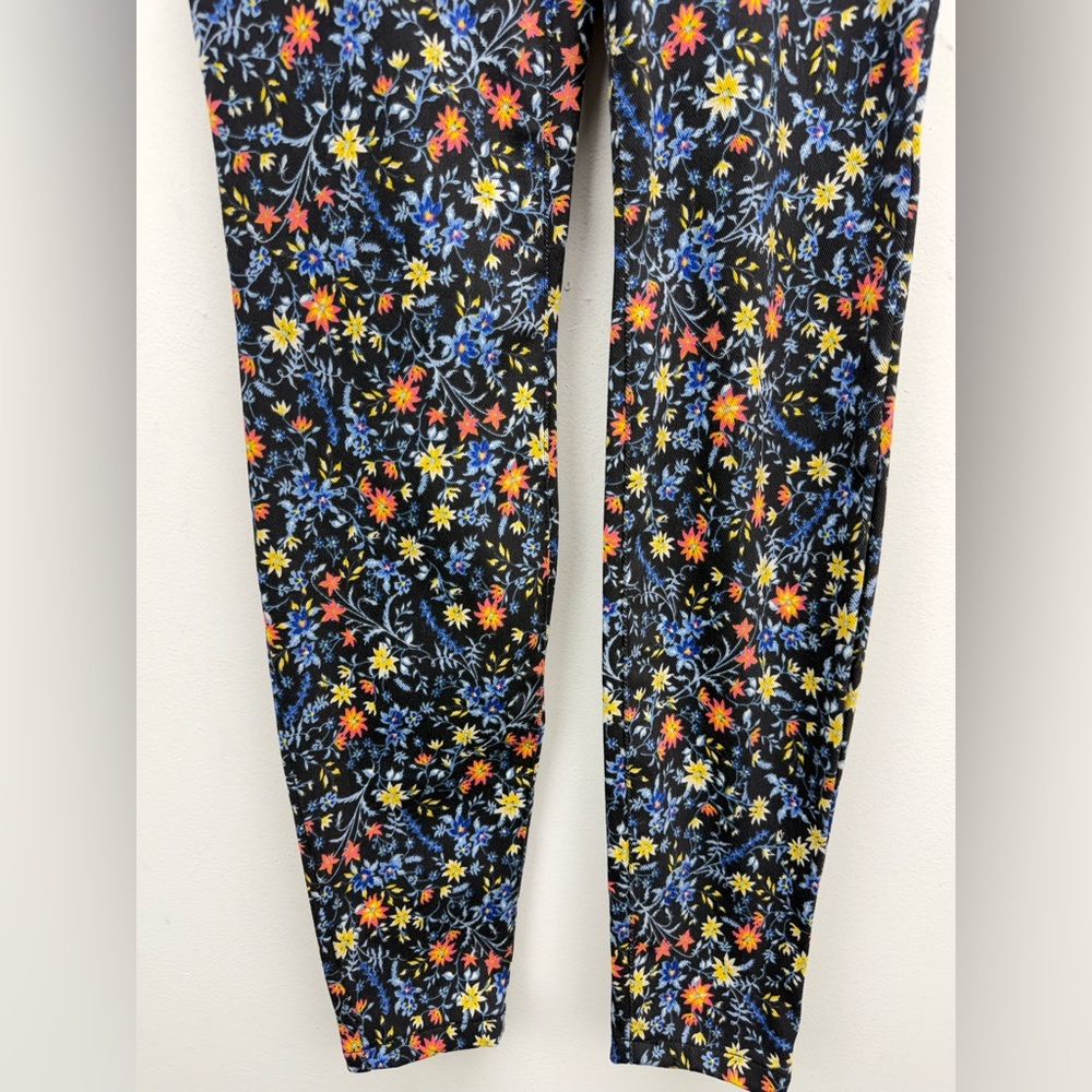 Time And Tru size XS Women’s Black Blue Floral High Rise Jeggings Leggings NWT - Picture 3 of 8